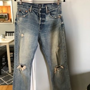 GAP distressed cropped jeans 27